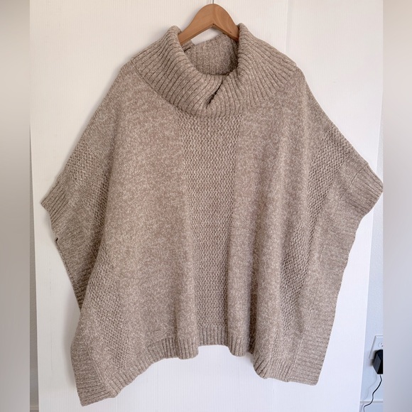 NEW YORK & CO Oversized Sweater - Picture 1 of 9